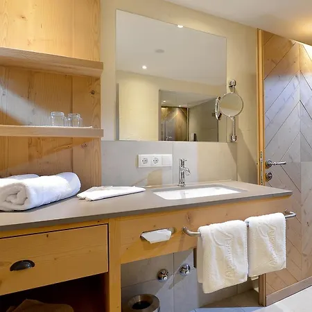 Отель Alpenhotel Kramerwirt Майрхофен