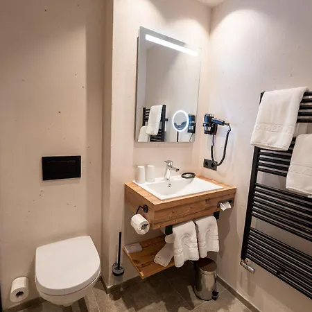 Alpenhotel Kramerwirt 4* מאיירהופן